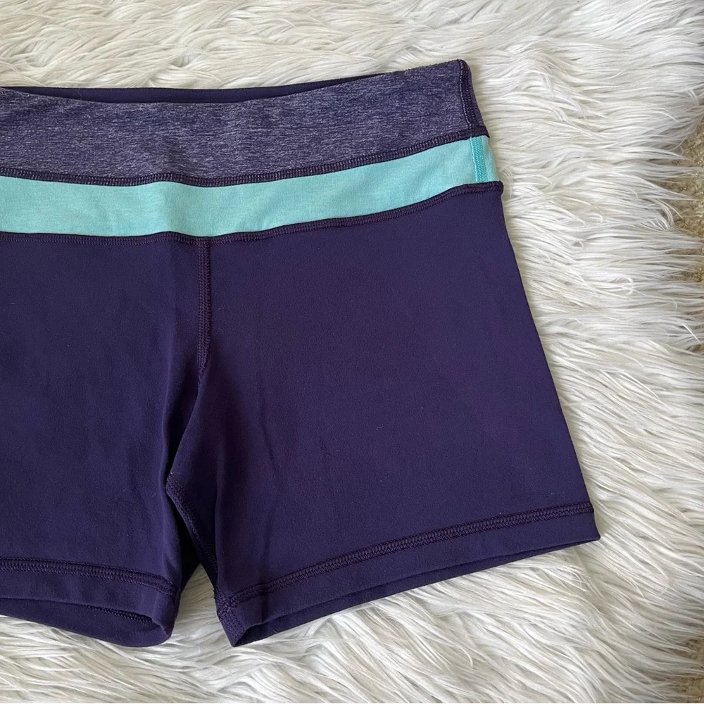 {Lululemon} Reverse Groove Short in Dense Purple / Heathered Angel Blue - Size 4